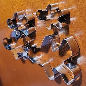 4 ginger bread cookie cutters. New